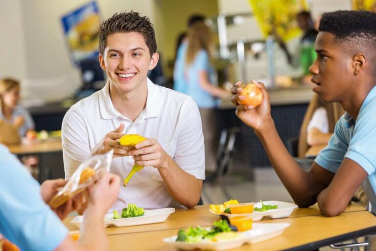 تغذیه مناسب برای افزایش قد نوجوان
